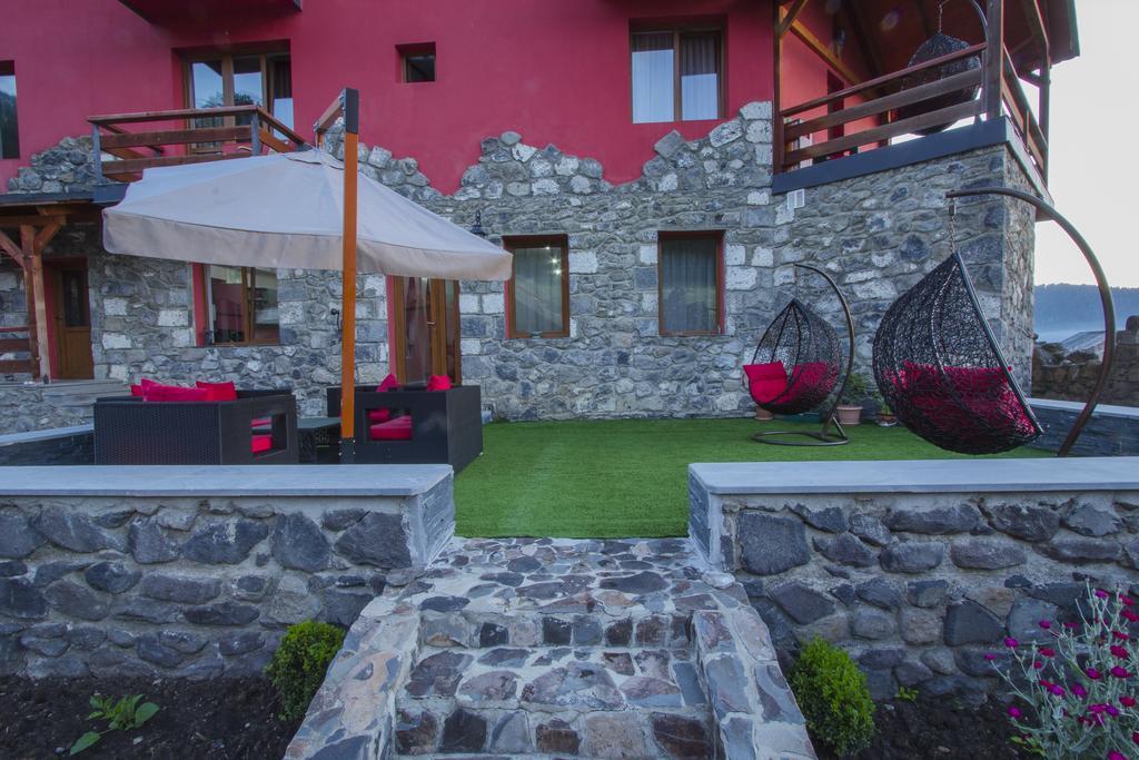 فندق Red House باكورياني المظهر الخارجي الصورة